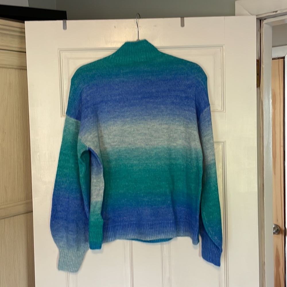 NWT GAP sweater, small - Picture 3 of 4